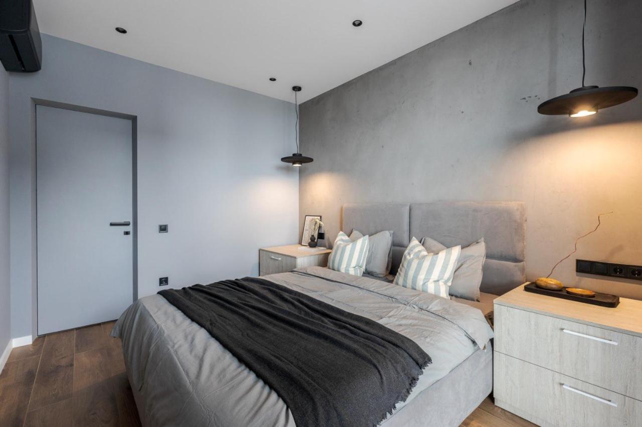 Avalon Time Apartment Лвив Екстериор снимка