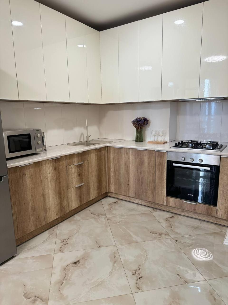 Avalon Time Apartment Лвив Екстериор снимка